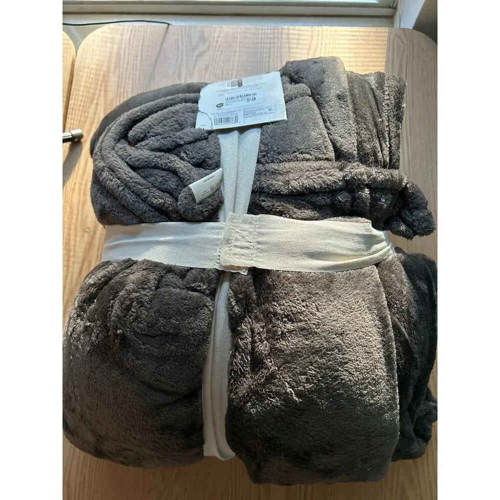 New Threshold Microplush Dark Gray Fleece Blanket Soft!! king size 108”x92”